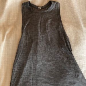 Lululemon high neck tank size 6